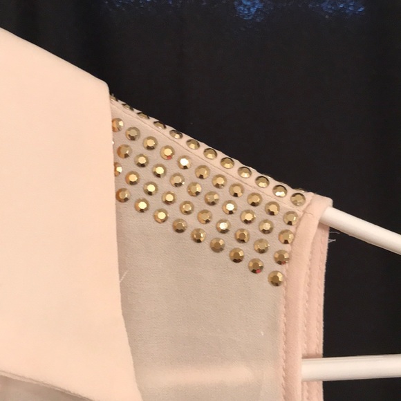 Sleeveless Button Up - Picture 2 of 4